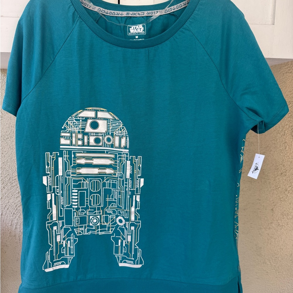 NWT Official Disney Star Wars Galaxy's Edge Droid Depot R2-D2 Size Medium
